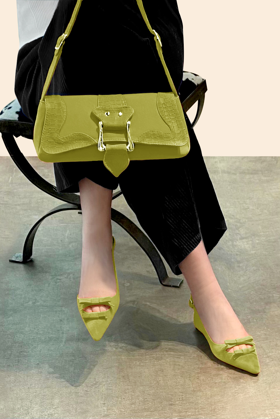 Pistachio green women's dress handbag, matching pumps and belts. Worn view - Florence KOOIJMAN